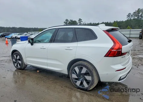 2025 Volvo Xc60 Plus z USA, uszkodzony, nr VIN YV4H60RC5S1007891